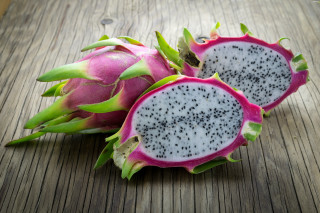 Dragon fruit cut wooden table - mouth free wallpaper