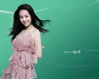 Pink dress wind green background - byeon sangbyeok free wallpaper