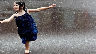 Little girl blue dress playing 3 - the rain free wallpaper