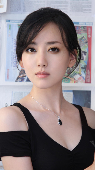 Woman black shirt necklace magazine - chen lu free wallpaper for mobile