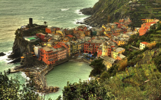 Village cliff ocean town water - a village free wallpaper