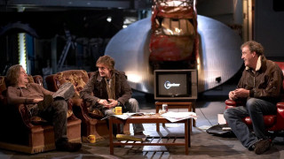 Group people table tv couch - a couch in front free wallpaper