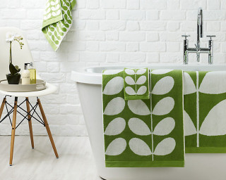 Bath tub towel chair stool - the wall next free wallpaper