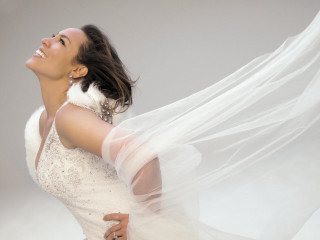 Woman white dress veil flying - a veil free wallpaper