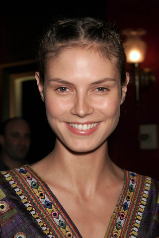 Woman smiling man background smiling - beautiful bone structure free wallpaper for mobile