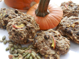 Plate pumpkins seeds background stock - pumpkin free wallpaper