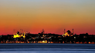 City skyline lake sunset dawn - a lake in front free wallpaper