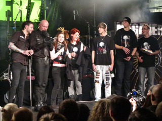 Group people stage microphones black - artur grottger free wallpaper