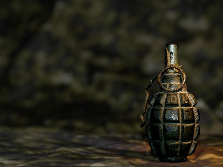 Small metal object tabletop rock - unreal engine 5 free wallpaper