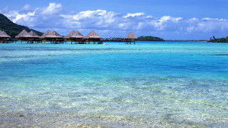 Beach huts boat cloudy day - the water near free wallpaper for desktop