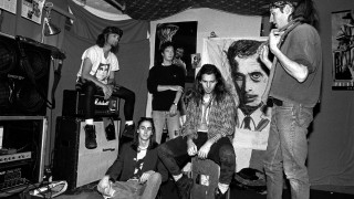 Group people room painting man - grunge free wallpaper