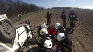 Group people car road person - ultra wide angle free wallpaper