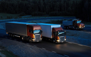 Semi trucks night road headlights 2 - headlight free wallpaper
