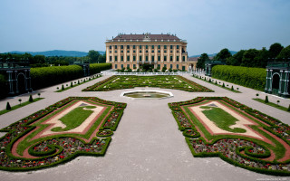 Large building garden fountain yard - a garden in front free wallpaper