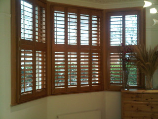 Room window wooden shutters plant - a window free wallpaper for desktop