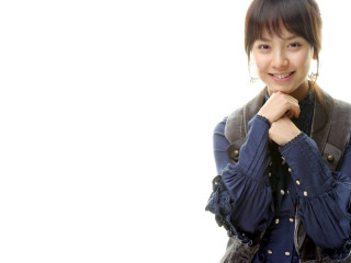 Woman jacket smile arms crossed - byeon sangbyeok free wallpaper