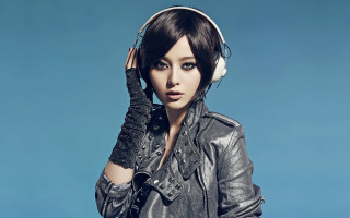 Woman headphones leather jacket posing - chen jiru free wallpaper
