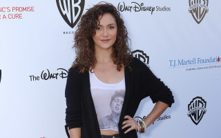 Beatrice huntington leesha hannigan jacket - shirt free wallpaper