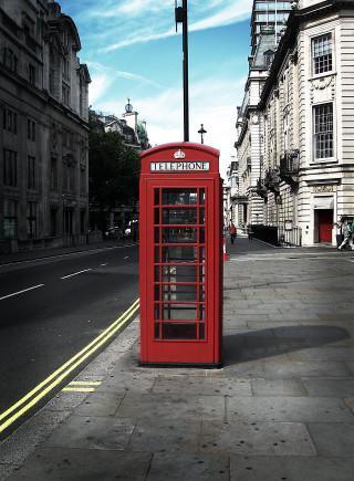 Red phone booth city street - the corner free wallpaper