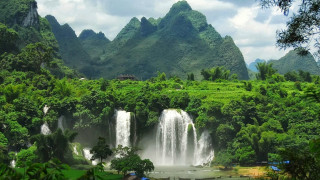 Waterfall lush forest mountain background - dai xi free wallpaper