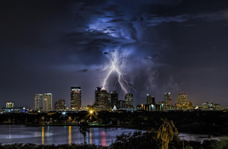 Lightning storm city night reflection - dramatic lightning free wallpaper