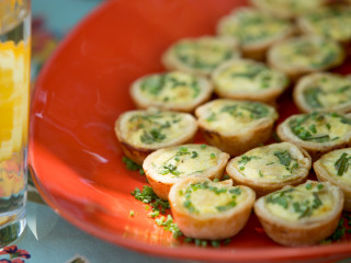 Mini quiches orange juice table - mini free wallpaper