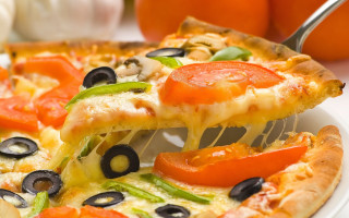 Pizza olives delicious cheesy slice - a pizza free wallpaper