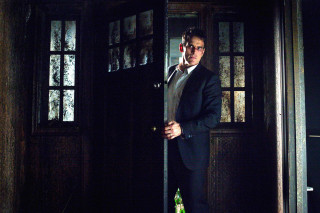 Man suit doorway alcohol wine - a doorway free wallpaper