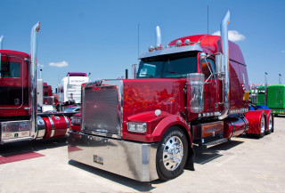 Red semi truck lot sunny - sunny free wallpaper