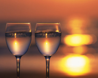 Wine glasses water table blurry - water free wallpaper for desktop