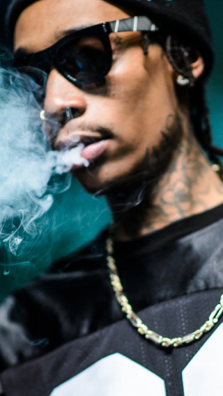 Man cigarette jersey shirt chain - dr. atl free wallpaper for mobile