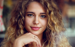 Woman curly hair ring drink - curly free wallpaper