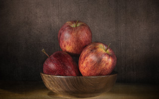 Three apples bowl table brown - a brown wall free wallpaper