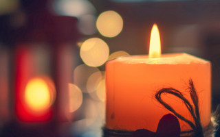 Candle heart table blurry lights - a candle free wallpaper for desktop