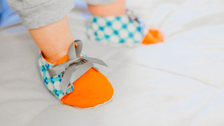 Person shoes bed sheet scissors - product photo free wallpaper