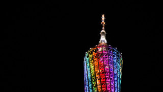 Tall building rainbow roof clock - the top of its free wallpaper