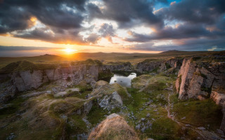Lake rocky terrain sunset cityscape - andrew geddes free wallpaper