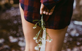 Romantic flower holding barefoot blurry - their other hand free wallpaper