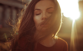 Woman long hair phone sunlight - her phone free wallpaper