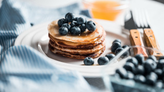 Pancakes blueberries plate fork knife - a plate free wallpaper