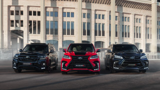 Black red vehicles building cityscape - a large window free wallpaper for desktop