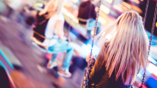 Carnival night swing blurry bokeh - bokeh free wallpaper