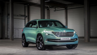 Green suv garage door 3d - johnson free wallpaper