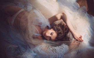 Woman laying white dress feathers - feather free wallpaper for desktop