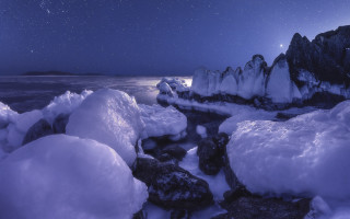 Snowy rocky beach full moon - snow and ice free wallpaper