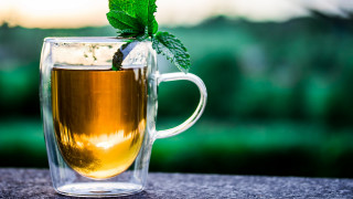 Glass tea mint sprig table - product photo free wallpaper