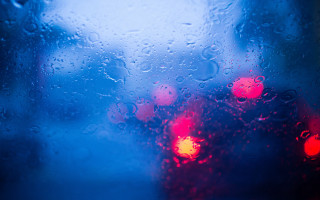 Blurry street light traffic rain - daniel lieske free wallpaper