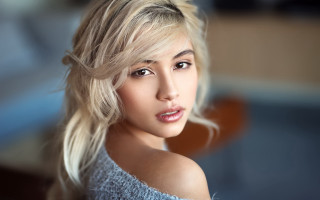 Blonde woman blue top portrait - a blue top free wallpaper