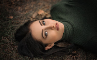 Woman lying outdoors blurry blueeyes - free forest wallpaper for desktop