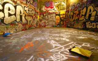 Graffiti room yellow mop flooring - ashcan school free wallpaper